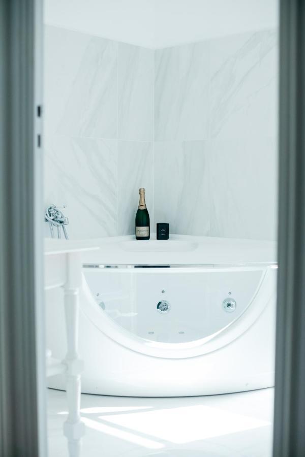Les Precieuses Suites & Spa II Avignon Buitenkant foto